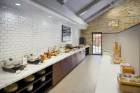 Residence Inn Dallas Addison/Quorum Drive - 朝食