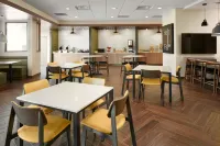 Fairfield Inn & Suites Louisville New Albany IN - parking