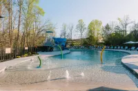 Embassy Suites by Hilton Gatlinburg Resort - Water Park