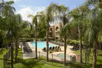Embassy Suites by Hilton Phoenix Tempe - piscine