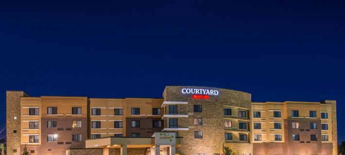 Courtyard Jacksonville Отели в г. Онслоу