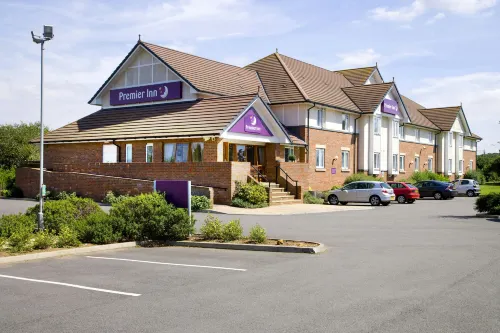 Premier Inn Northampton Bedford Rd/A428 - parking