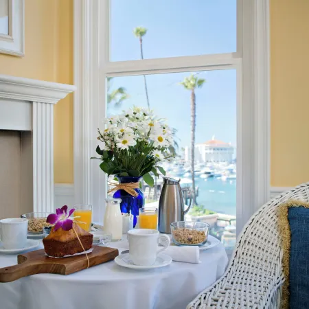Snug Harbor Inn