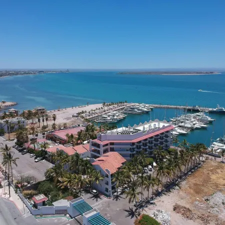 The Westmarine Waterfront Hotel
