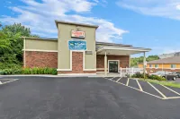 Suburban Studios - Airport Shuttle