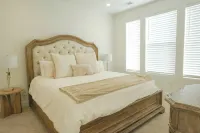 Spacious 5-bedroom townhome with WiFi and AC in Pleasant Washington- sleeps 17! - 4つ星