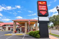 Econo Lodge - parking