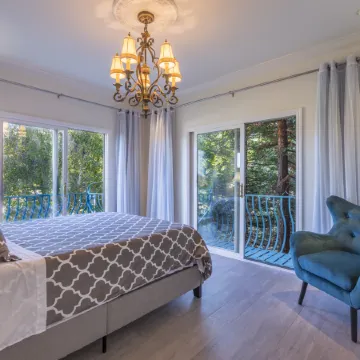 @ Marbella Lane - KnollTop Property | HotTub