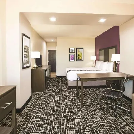 Quality Inn & Suites Colorado City, TX Отели в г. Митчелл