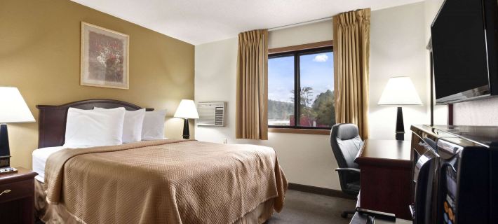 Travelodge by Wyndham la Porte/Michigan City Area Hotéis em LaPorte County