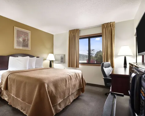 Travelodge by Wyndham la Porte/Michigan City Area Hotels in La Porte