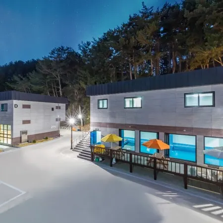 Uljin Blue Ara Pension