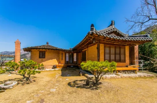 Byeokdosan Hwangtobonga Pension Hoteles cerca de Estación de tren Singyeongju