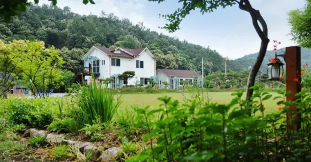 Damyang Clover Pension