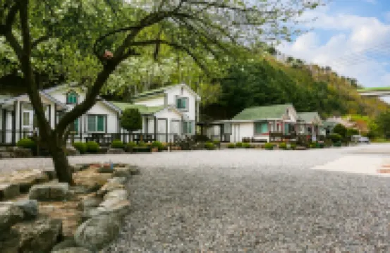 金堂溪藍山旅館 鄰近平昌站的酒店