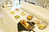 H Avenue Hotel Idae Sinchon - breakfast