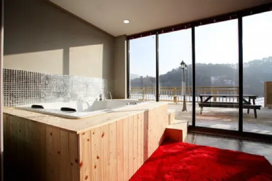 Modern Vill Pension Hotels near Ocean 700