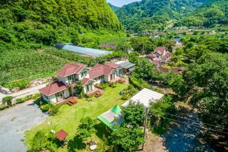 Danyang Macarong Pension Отели рядом с достопримечательностью «Guinsa Temple»