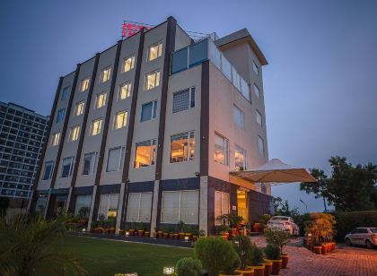 The Royal Bharti Hotel