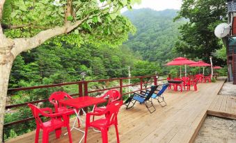 Yangyang Beopsusanjang Pension