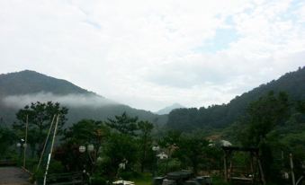 Gapyeong Cheongpyeong White Pension