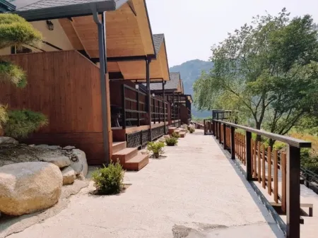 Hwacheon 632 Pension Отели в г. Хвачхон