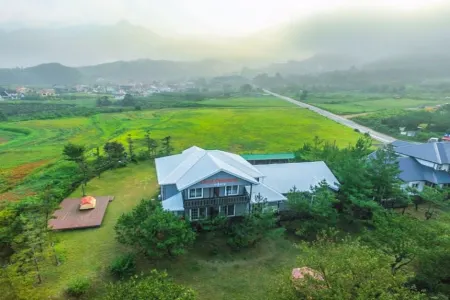 Mungyeong Tyrol Pension Отели рядом с достопримечательностью «Mungyeong Saejae»