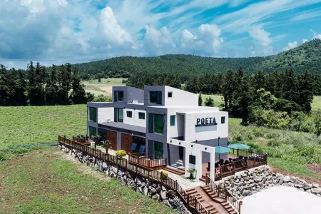 Poeta Pension Отели рядом с достопримечательностью «Bonte Museum»