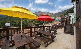 Geojedo Twin Castle Pension