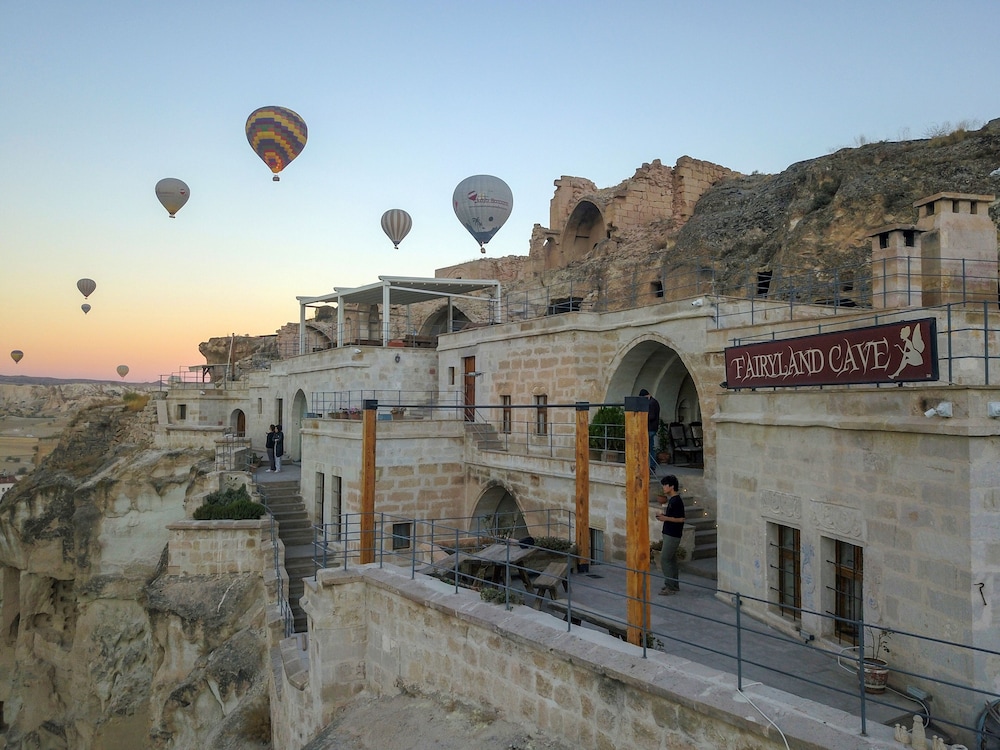 Fairyland Cave Hotel