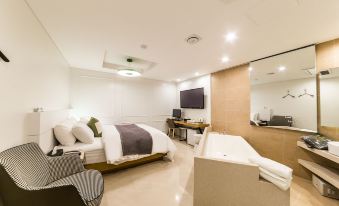 Habjeong Circle Hotel