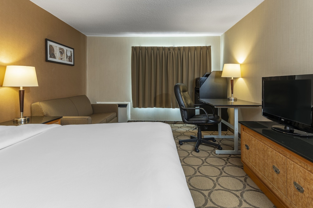 Comfort Inn Highway 401