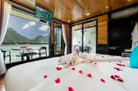 La Casta Regal Cruise Các khách sạn ở Tuần Châu