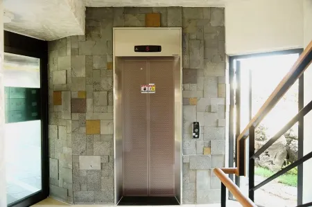 Jeju Beautiful Pension Отели рядом с достопримечательностью «Yongcheondonggul Cave»