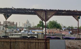 Joey's Hostel Agra