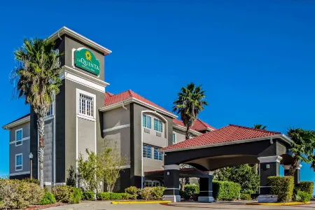La Quinta Inn & Suites by Wyndham Corpus Christi Northwest