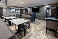 La Quinta Inn & Suites by Wyndham Anchorage Airport - breakfast