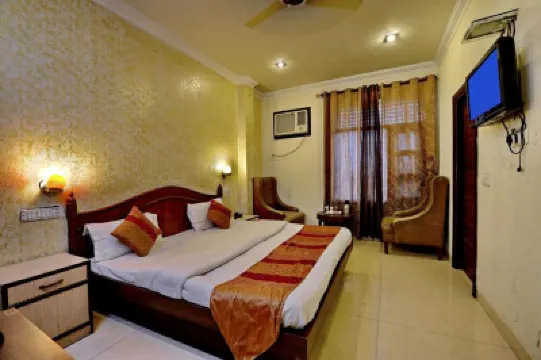 Hotel Diamond Inn โรงแรมใน