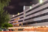 Marina Park Hotel a 