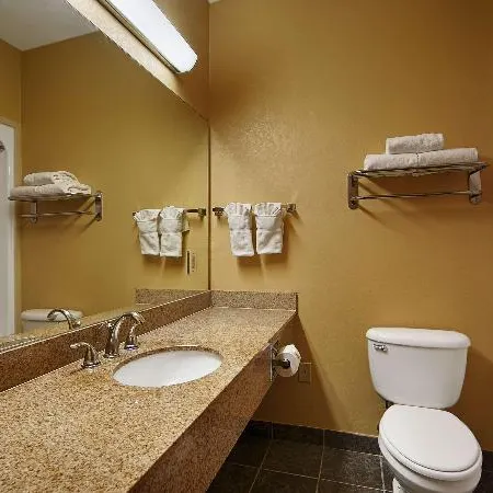 Days Inn & Suites by Wyndham Beeville