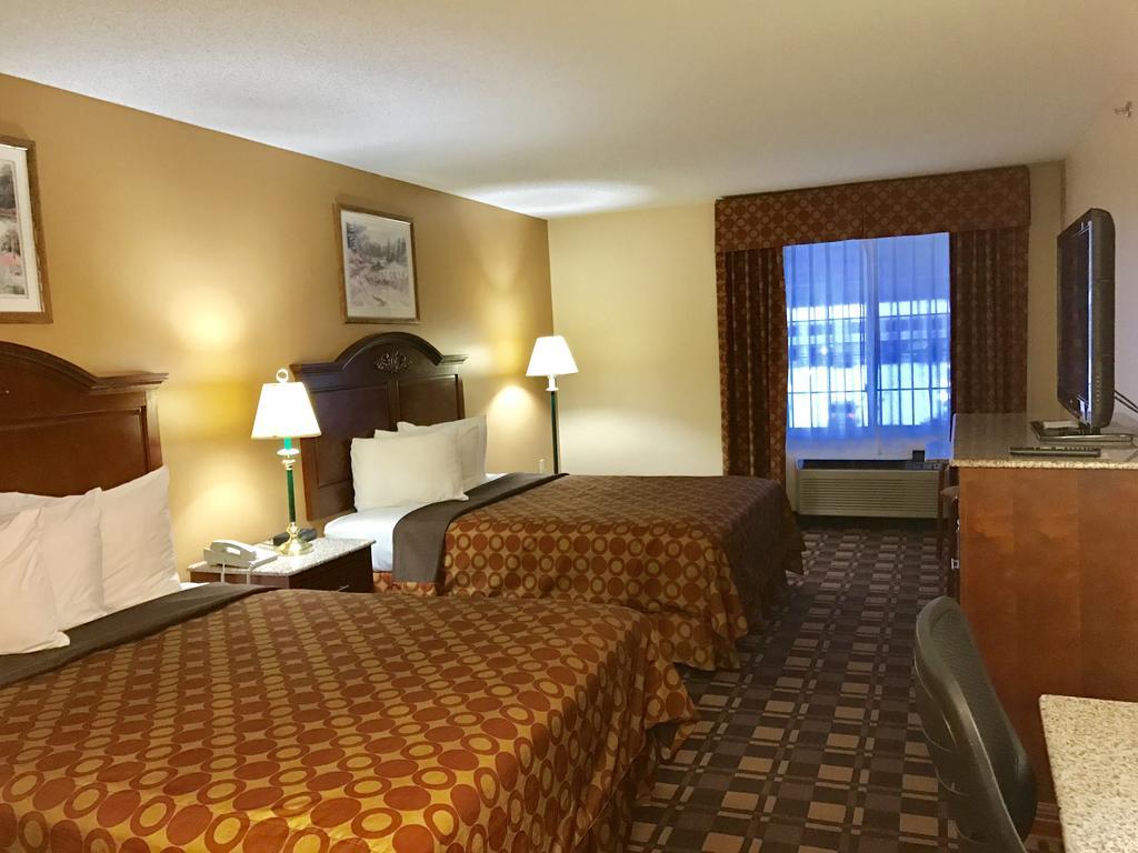 Cabot Inn & Suites