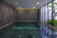 ハーパー チカラン バイ アストン - カップル