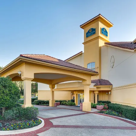 La Quinta Inn & Suites by Wyndham Dallas - Addison Galleria