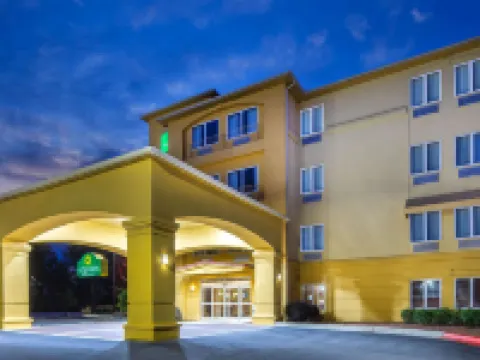 La Quinta Inn & Suites by Wyndham Atlanta-Union City Hotels in Union City