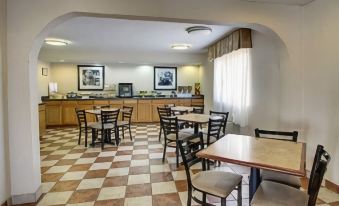 Quality Inn & Suites Bloomington University Area