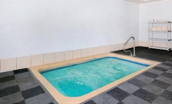Holiday Inn Express & Suites Joplin Southeast by IHG