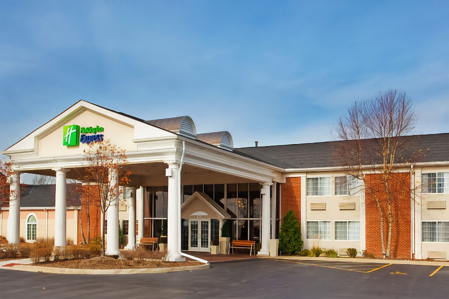 Quality Inn and Suites St Charles - West Chicago