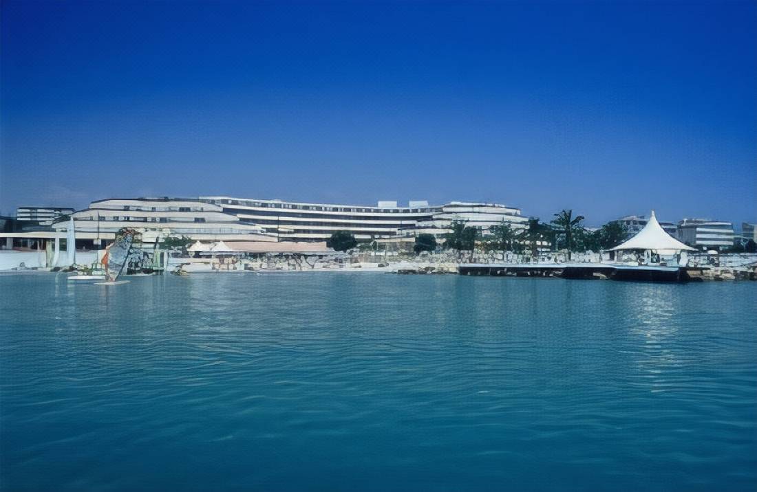 Holiday Inn Nice - Port St Laurent, an IHG Hotel-Saint-Laurent-du-Var  Updated 2022 Room Price-Reviews & Deals | Trip.com