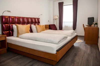Hotel Hirschhausen Hotels near Ev. Kreuzkirche Großenritte