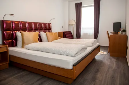 Hotel Hirschhausen Отели в г. Баунаталь